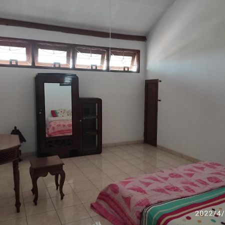 Kelana 2 Nice Homestay Semarang Esterno foto