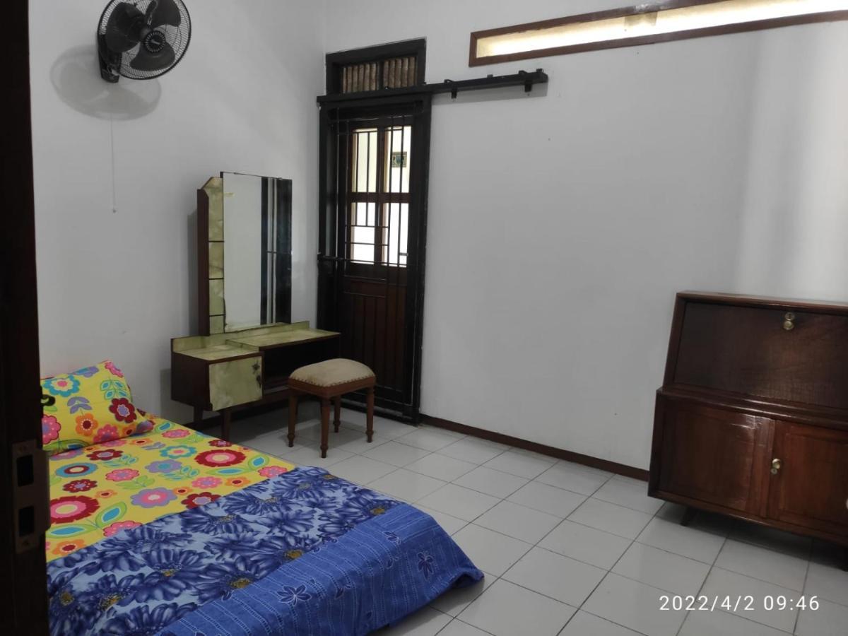 Kelana 2 Nice Homestay Semarang Esterno foto