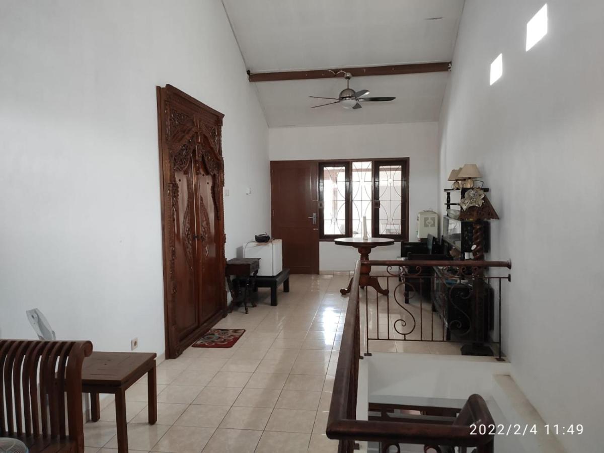 Kelana 2 Nice Homestay Semarang Esterno foto