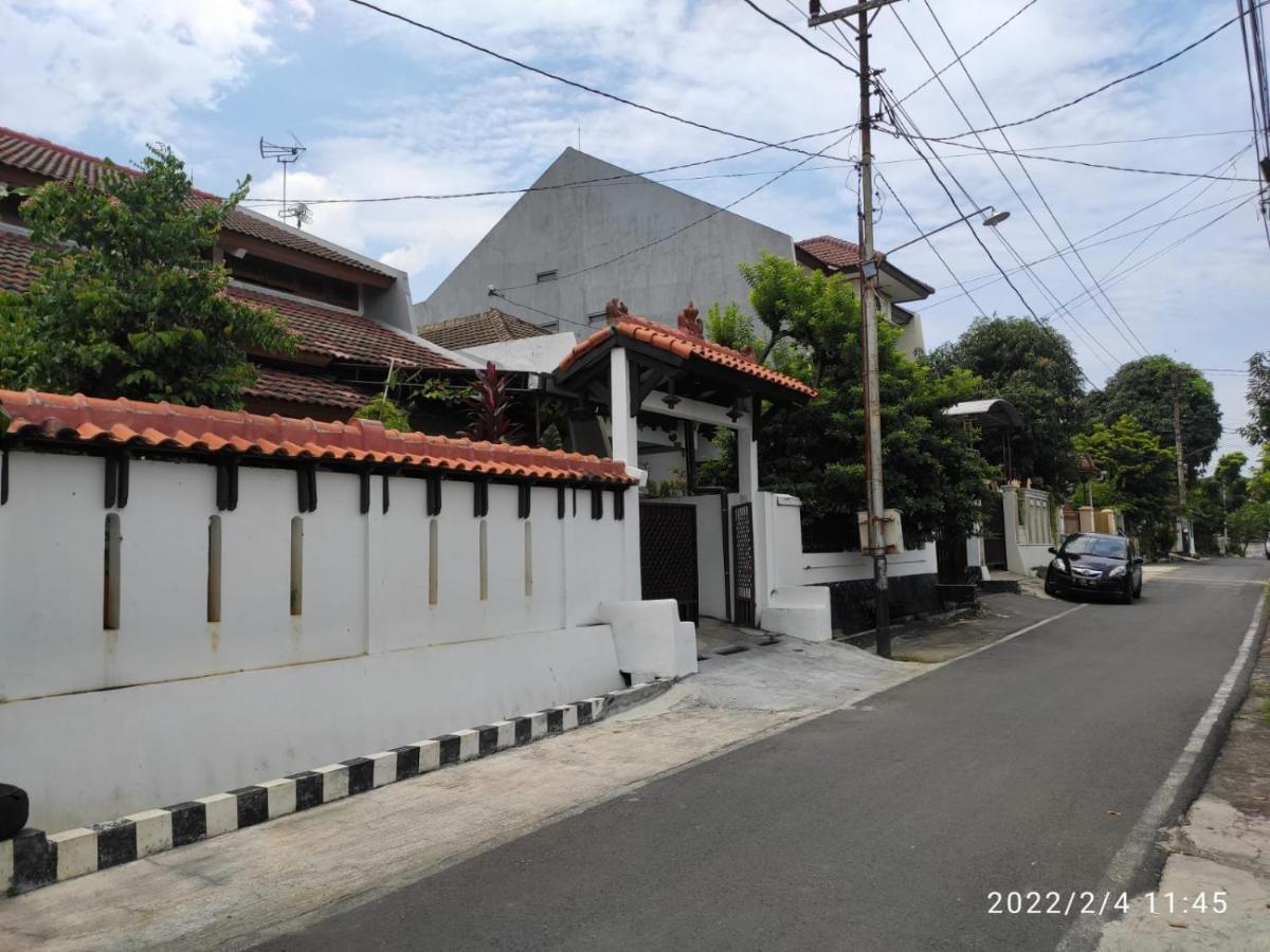 Kelana 2 Nice Homestay Semarang Esterno foto